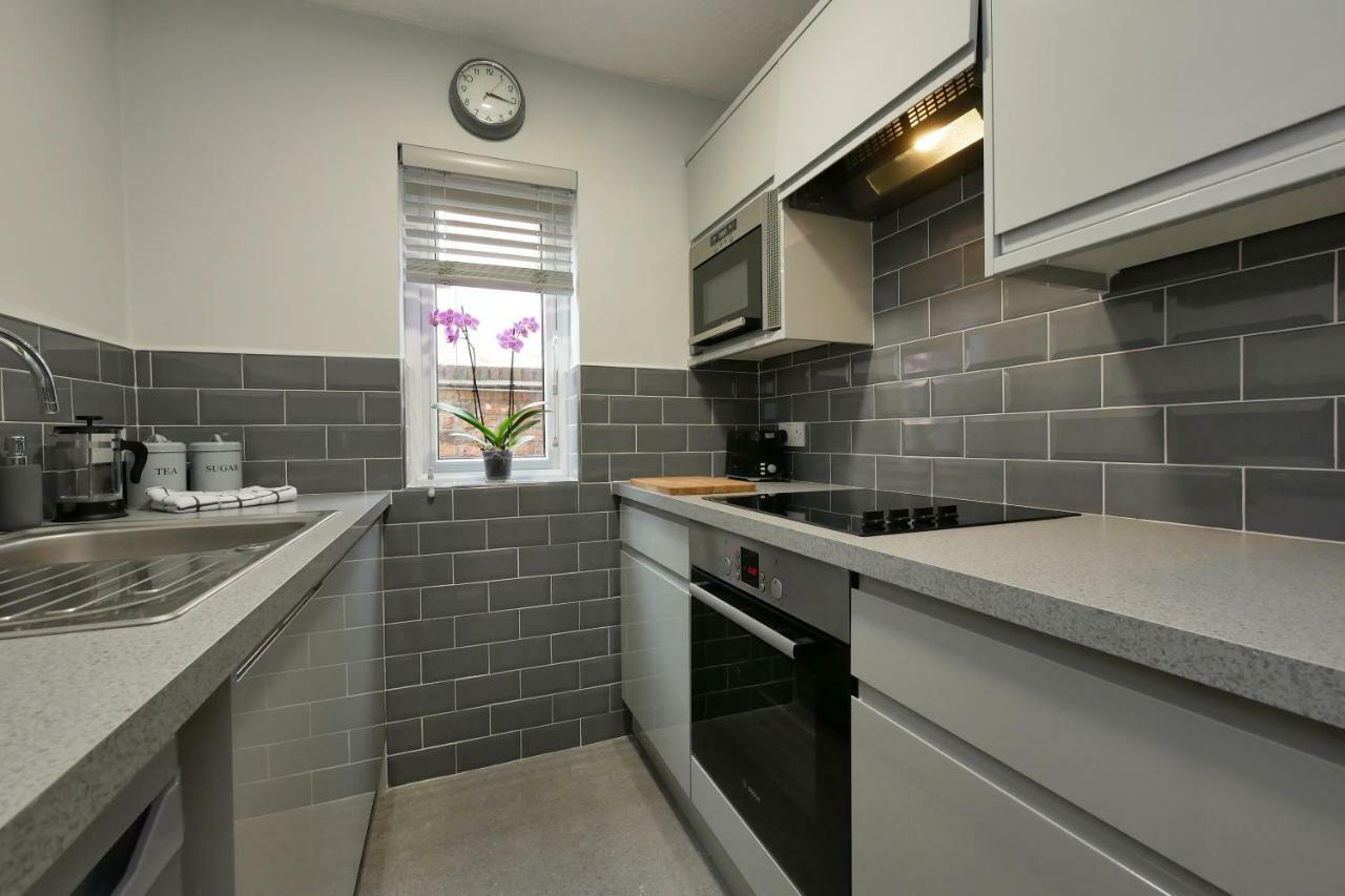 Crewe Short Lets 4 Victoria Court, Crewe Apartment Bagian luar foto
